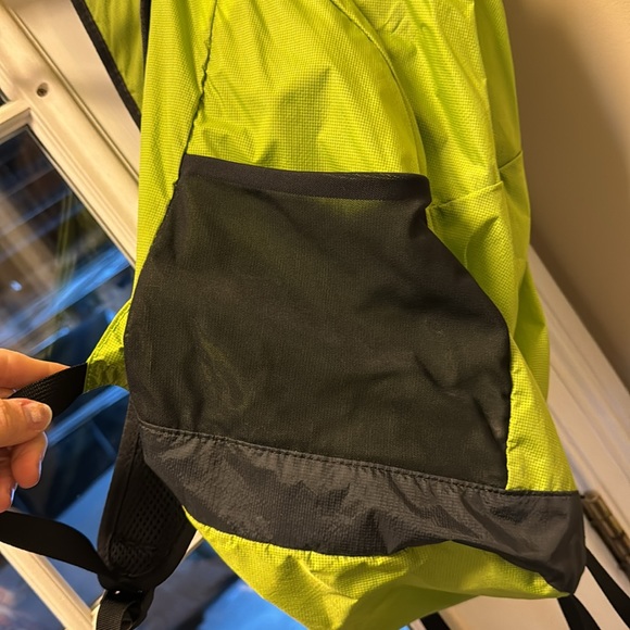 Eastern mountain sports packable day pack - Picture 4 of 5